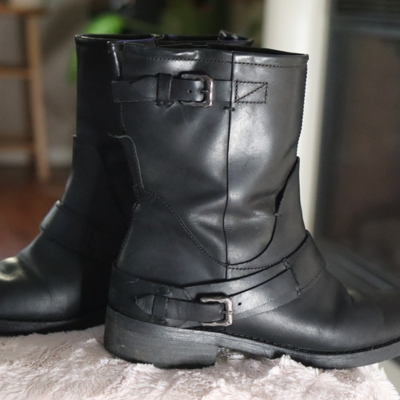 Enzo Angiolini Easharia Black Leather Buckle Zippered Motorcycle Boot - Picture 6 of 10